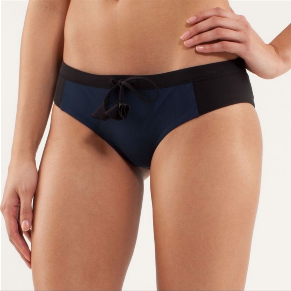 EUC Lululemon Sand Savasana Sewim Bottom, Inkwell